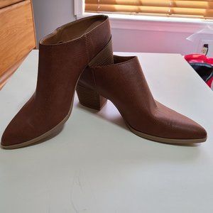 Universal Thread™ ~ Women's Size 9 1/2 ~ Brown ~ Makana ~ Slip on Shoes